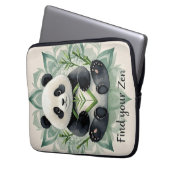 Chubby Panda sitzend in Lotus Pose Zen Laptopschutzhülle (Vorderseite Links)