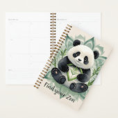 Chubby Panda sitzend in Lotus Pose Zen Planer (Anzeige)