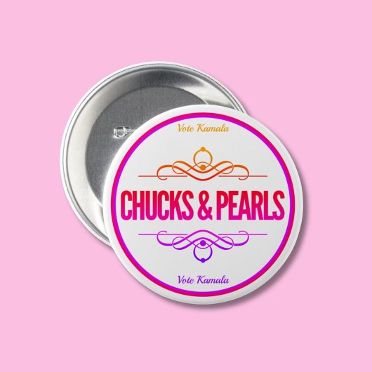 Chucks & Pearls Rosa Stimme Kamala Button