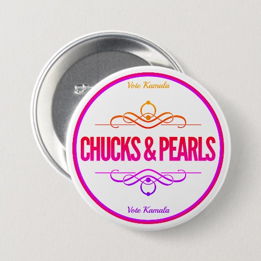 Chucks & Pearls Rosa Stimme Kamala Button (Vorne & Hinten)