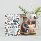 Chugga Chugga Two Train Birthday Party Foto Einladung (Stehend Vorderseite)