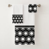 Chunky Black and White Hexagonal Muster Badhandtuch Set (Insitu)