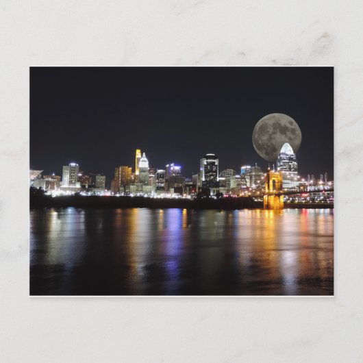 Cincinnat Skyline mit dem Mond Postkarte (Vorderseite)