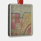 Cincinnati, Ohio und Nähe Silbernes Ornament (Rechts)
