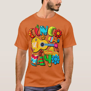 Cinco De Mayo Fiesta Überrascha Camisa 5 De Mayo V T-Shirt