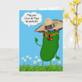 Cinco de Mayo Pickle mit Sombrero Karte (Gelbe Blume)