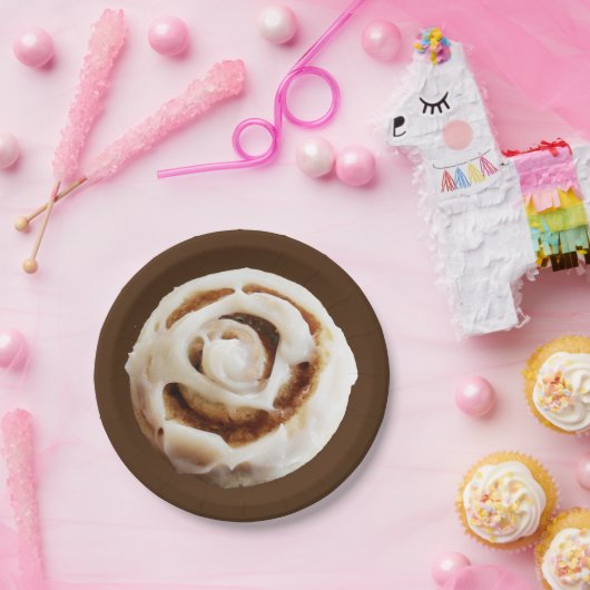 Cinnamon Bun mit Icing Pappteller (Party)