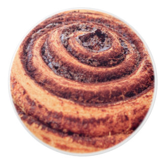 Cinnamon Rolle Brot braun Keramikknauf