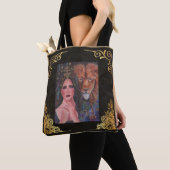 Circe mit Lion von Renee Lavoie Tasche (Von Nahem)