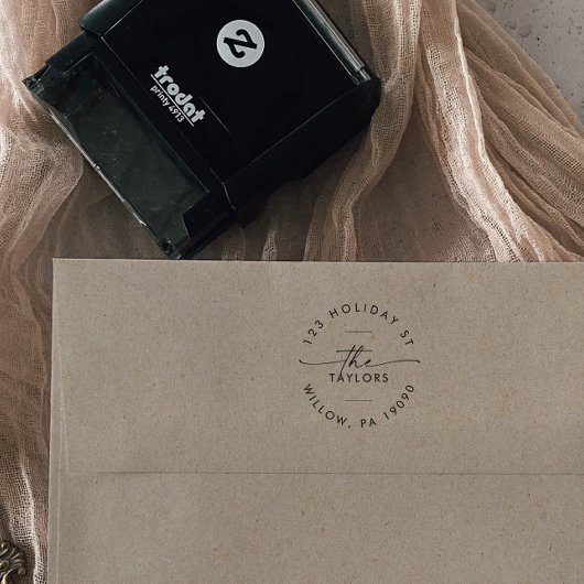 Circle Address - Moderne Script Family Holiday Car Permastempel