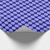 Circle Spots - Pastellblau auf Deep Navy Geschenkpapier (Ecke)