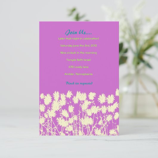 Circular Retro Daisy Bat Mitzvah Party Card Einladung (Stehend Vorderseite)