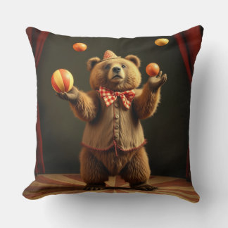 Circus Bear Throw Kissen