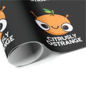 Citrely Ostrange Funny Strange Orange Pun Dark BG Geschenkpapier (Rolleneckpunkt)