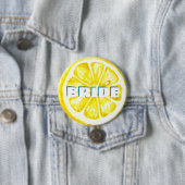Citrus Junggesellinnenabschied | Braut mit Zitrone Button (Beispiel)