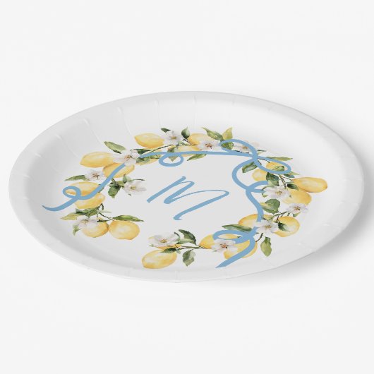 Citrus Lemon Monogram Brautparty Pappteller (Schrägansicht)