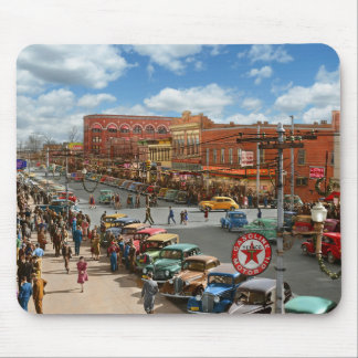 City - Gadsden, AL - Christmas shopping crowds 194 Mousepad