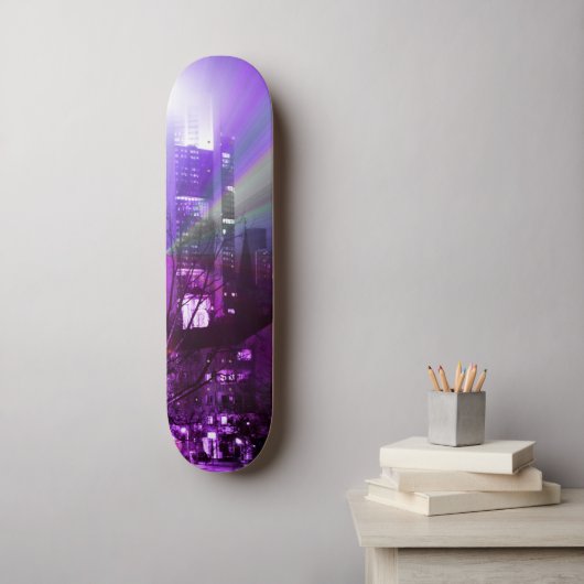 City Lights - modern lila Skateboard (Wandkunst)
