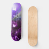 City Lights - modern lila Skateboard (Vorderseite)