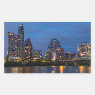 City-Silhouette spiegelt sich in Lady Bird Lake Rechteckiger Aufkleber