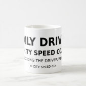 City Speed Co. Tasse – Den Fahrer in dir entfessel (Mittel)