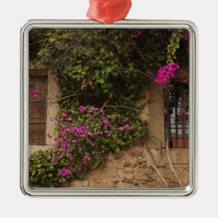 Ciudad Monumental, mit Blumen bedeckte Gebäude Ornament Aus Metall