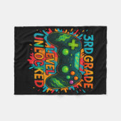 Ck To School 3rd Grade Boys Gamer First Day School Fleecedecke (Vorderseite (Horizontal))
