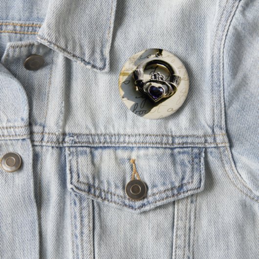 Claddagh Button (Beispiel)