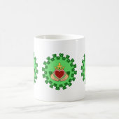Claddagh und grüne Knotenmuster Kaffeetasse (Mittel)