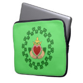 Claddagh und grüne Knüpfarbeit Laptopschutzhülle (Vorderseite Links)