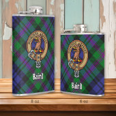 Clan Baird Wappen über Tartan Flachmann