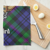 Clan Baird Wappen über Tartan Geschirrtuch (Viertel Falte)