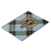 Clan Bell Wappen über Tartan Notizblock (Linke Seite)