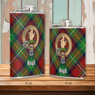 Clan Boyd Wappen über Tartan Flachmann
