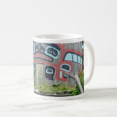 Clan bringen und Totempfähle, Ketchikan, Alaska Kaffeetasse (VorderseiteRechts)