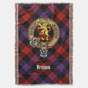 Clan Brown-Wappen über Tartan Decke
