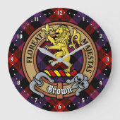 Clan Brown Wappen über Tartan Große Wanduhr (Vorderseite)