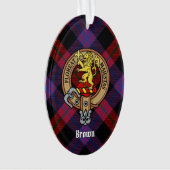 Clan Brown Wappen über Tartan Ornament (Vorderseite)