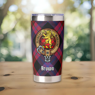 Clan Brown-Wappen über Tartan Thermobecher