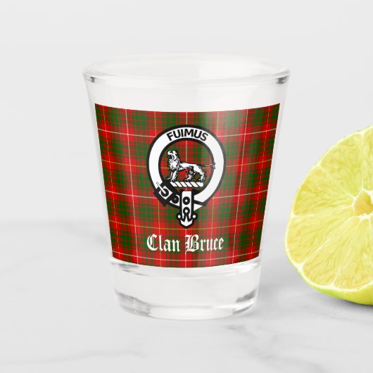 Clan Bruce Wappen Abzeichen & Tartan Schnapsglas (Vorderseite)