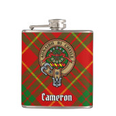 Clan Cameron Wappen über Tartan Flachmann (Vorderseite)
