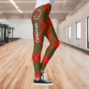 Clan Cameron Wappen über Tartan Leggings
