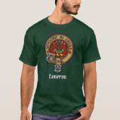Clan Cameron Wappen über Tartan T-Shirt (Vorderseite)