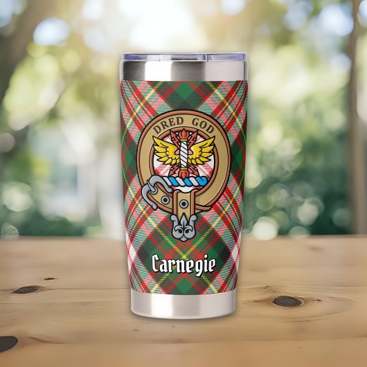 Clan Carnegie Wappen über Dress Tartan Thermobecher