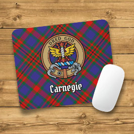 Clan Carnegie Wappen über Tartan Mousepad