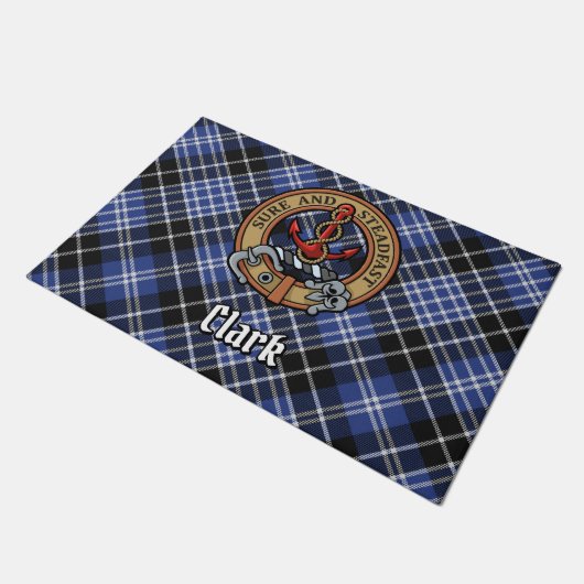 Clan Clark Wappen über Tartan Fußmatte (Schrägansicht)