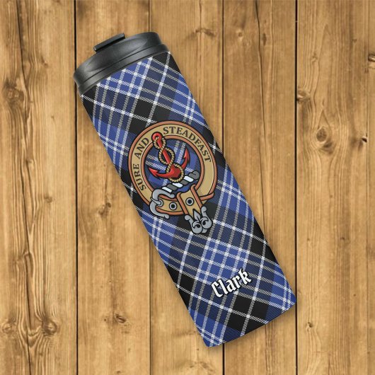 Clan Clark Wappen über Tartan Thermosbecher