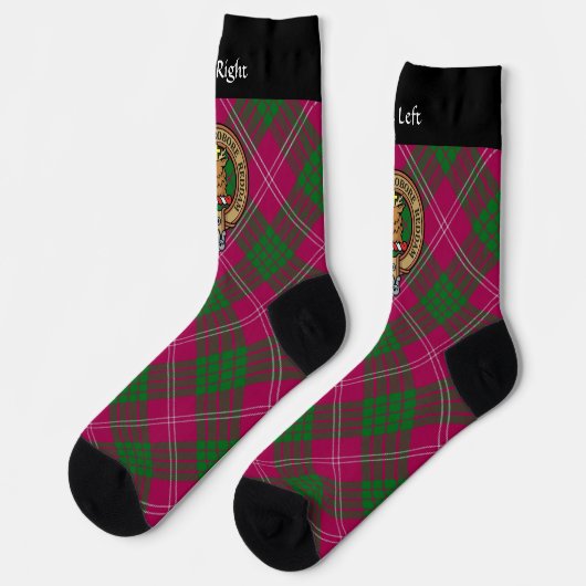 Clan Crawford Wappen über Tartan Socks Socken (Linkes Detail)