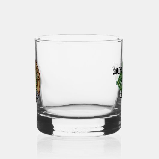 Clan Currie Lion Wappen über Tartan Whiskyglas (Links)
