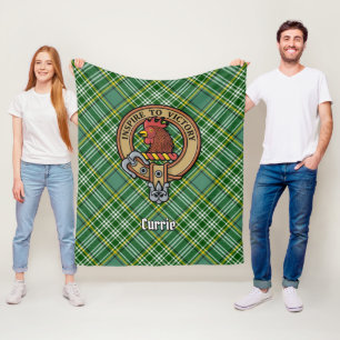 Clan Currie Rooster Wappen über Tartan Fleecedecke